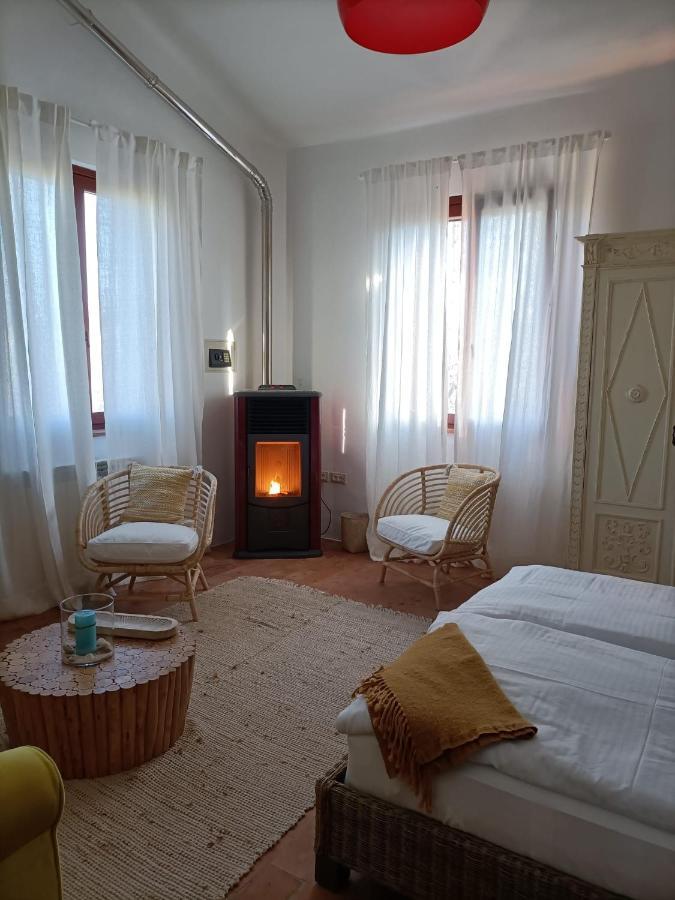 Casale Il Girasole Hotel Barbara Luaran gambar