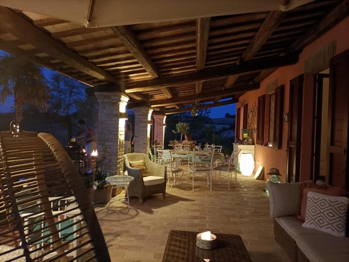 Casale Il Girasole Hotel Barbara Luaran gambar